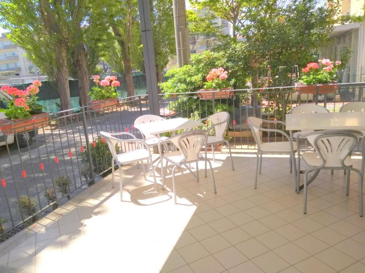 Hotel La Bella Vita Rimini Eksteriør bilde