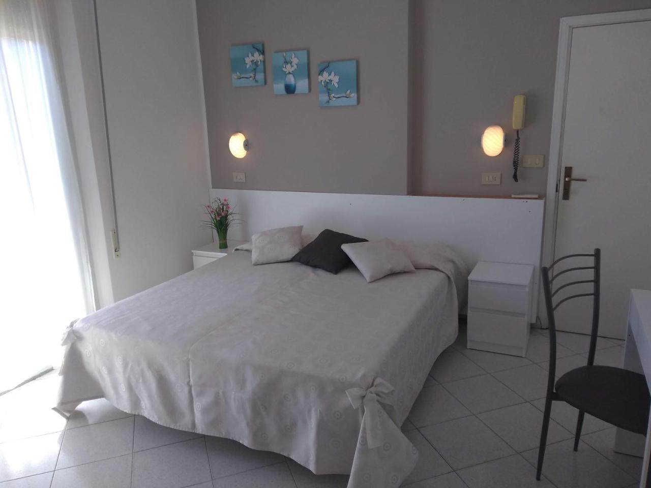 Hotel La Bella Vita Rimini Eksteriør bilde